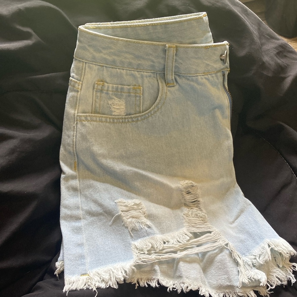 SHEIN Light Blue Frayed Hem Jean Shorts